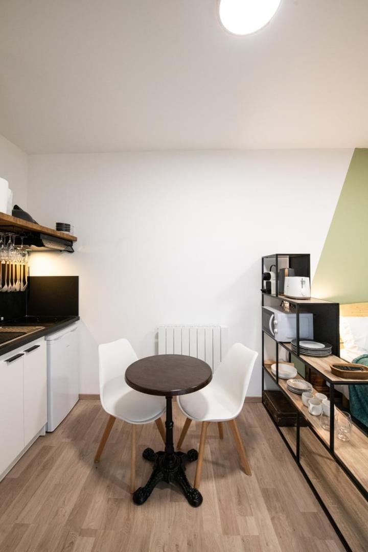 Suite Kella Tassin - Beau Studio Renove Buitenkant foto